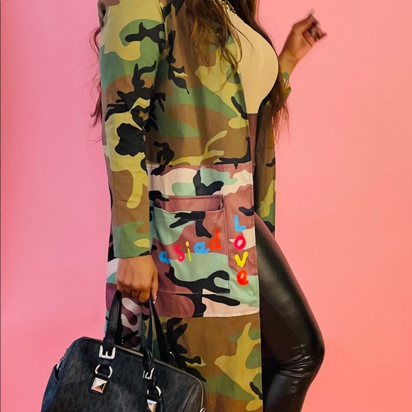 J. ELISE BOUTIQUE MULTICOLOR GRAPHIC SLOGAN LONG SLEEVE GREEN CAMOUFLAGE COAT - Picture 5 of 5